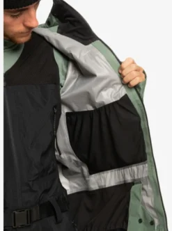 Quiksilver Mens Highline Pro Sammy Carlson 3L GORE-TEX® Technical Snow Jacket 17 Quiksilver Mens Highline Pro Sammy Carlson 3L GORE-TEX® Technical Snow Jacket -Sunny Fit Wear eqytj03423 quiksilverw gnb0 frt5